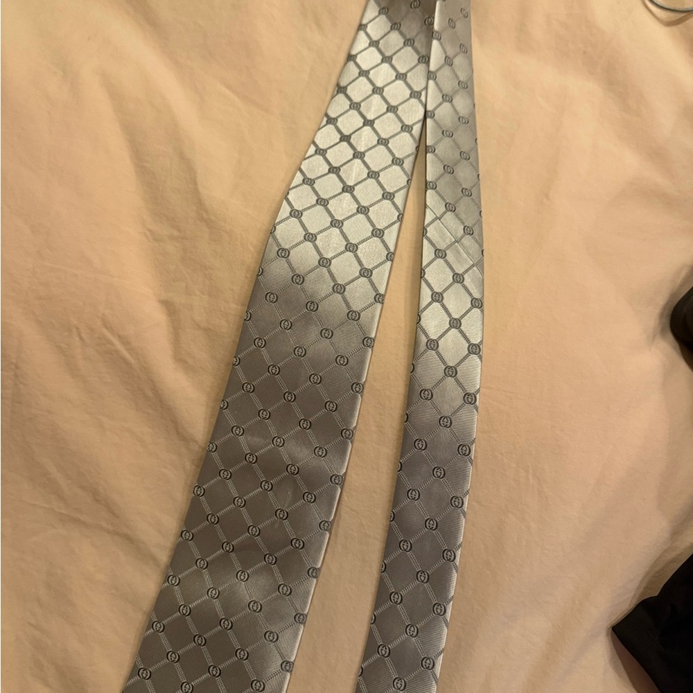 Gucci Silver Geometric Pattern Tie